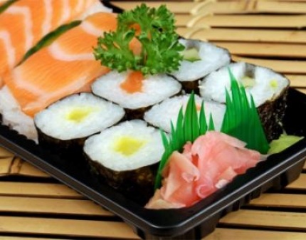 Скидка 50% на суши, роллы и сеты от службы доставки японской кухни Inari Sushi!