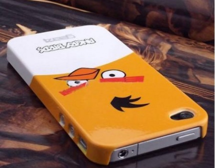 Скидка 55% на пластиковый чехол Angry Birds Yellow для iPhone 4! Оригинальный стиль!